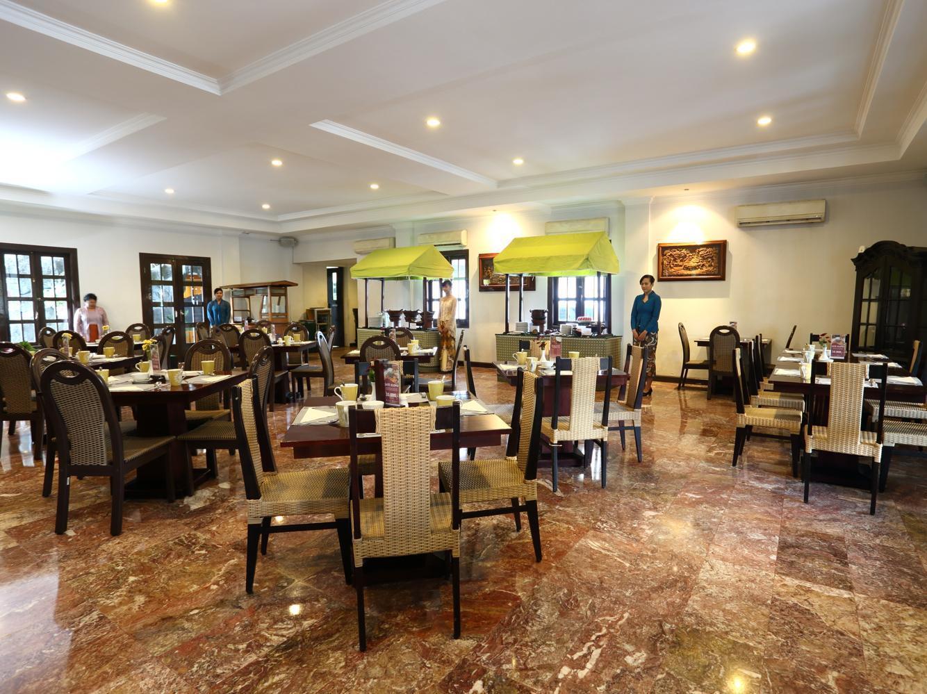 Hotel Merdeka Kediri Kediri  Exteriér fotografie