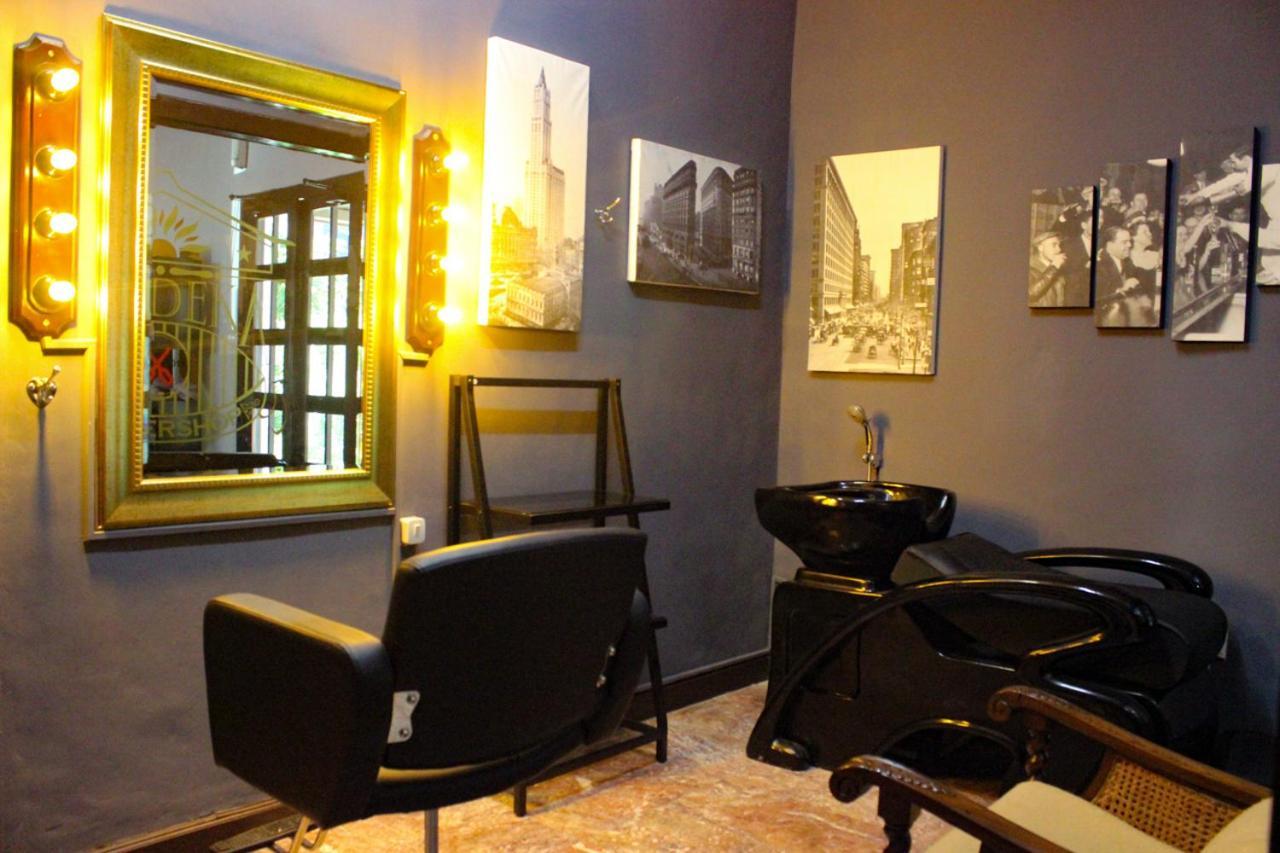 Hotel Merdeka Kediri Kediri  Exteriér fotografie